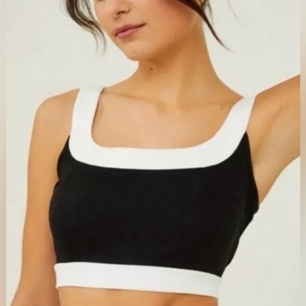 Lulu's Black And White Contrasting Color Block Trimmed Crop Top Zip Back Xs